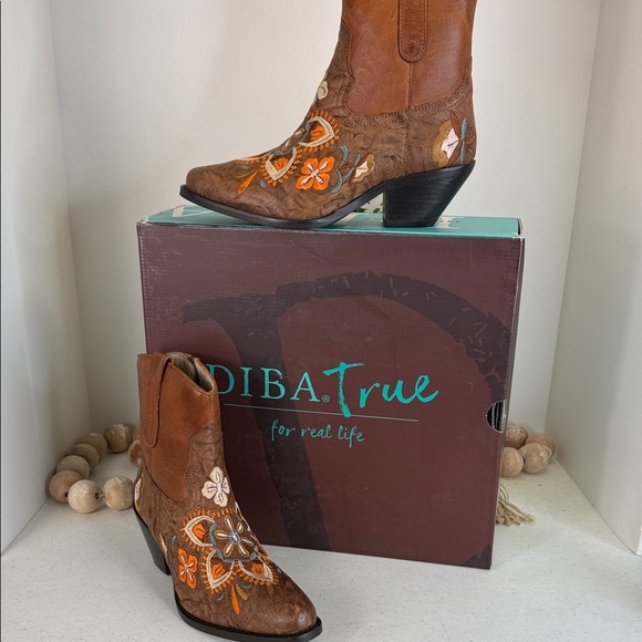 DIBA TRUE Cains Ville Embroidered Western Boot (Women) Size 6:5 - Picture 3 of 11